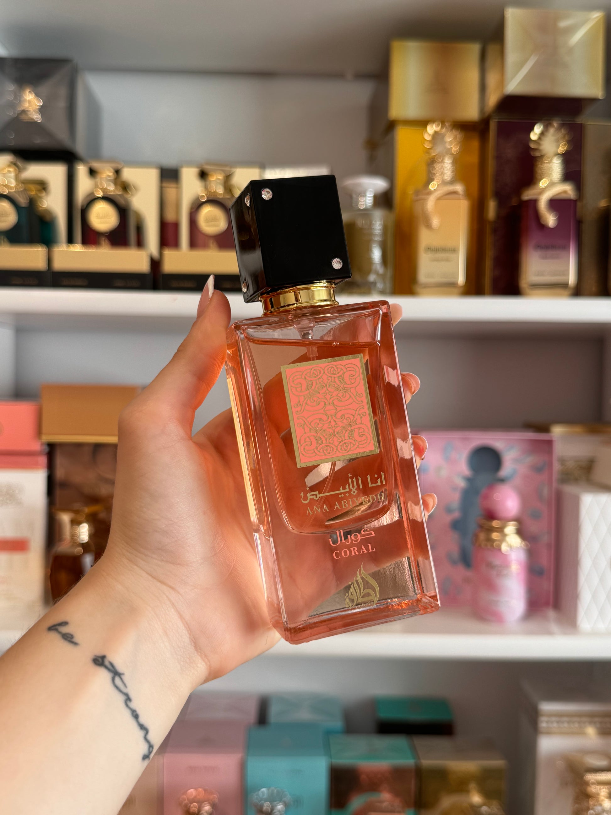 Perfume Ana abiyedh coral